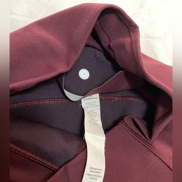 Lululemon sz 4 - Picture 3 of 3